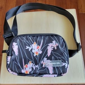 Fighting Eel Side Pouch